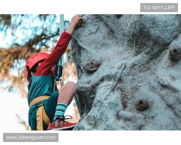 上海攀岩队在攀岩比赛中创下新高经验排名引发广泛关注 上海攀岩队在攀岩比赛中创下新高经验排名引发广泛关注