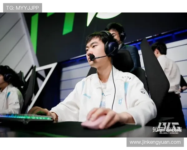 BLG战队在精英赛积分榜上以62分稳居第一,展现强劲实力 BLG战队在精英赛积分榜上以62分稳居第一,展现强劲实力