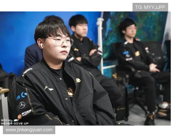 RNG在挑战者杯积分榜中以67分稳居第一,争夺冠军之路愈发明朗 RNG在挑战者杯积分榜中以67分稳居第一,争夺冠军之路愈发明朗