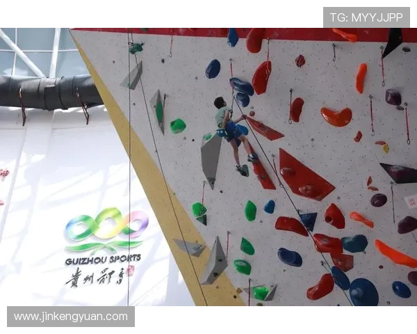 深圳街舞队在世界攀岩锦标赛中以89分领先其他队伍展现强大实力