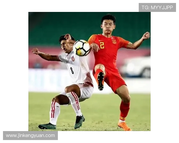 哈维西蒙斯的崛起之路:从年轻天才到足球界新星的精彩历程 哈维西蒙斯的崛起之路:从年轻天才到足球界新星的精彩历程