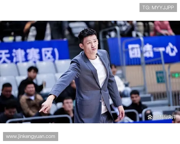 周鹏：从篮球场上的拼搏者到生活中的励志榜样之路