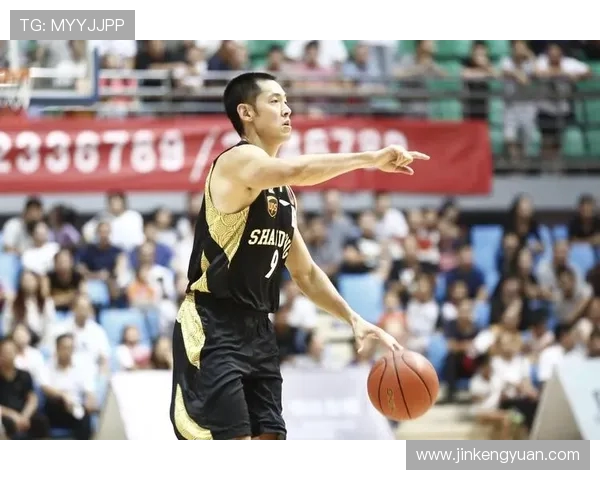 张庆鹏的篮球传奇之路：从青涩少年到职业巨星的奋斗历程