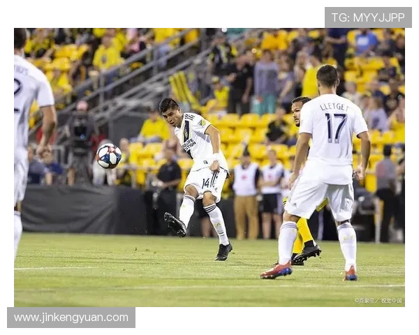 洛杉矶足球队迎战哥伦布队精彩对决期待你的关注与支持 洛杉矶足球队迎战哥伦布队精彩对决期待你的关注与支持