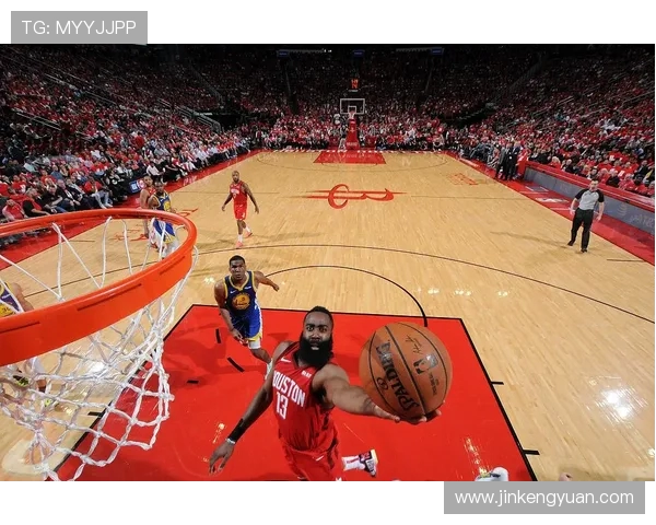 火箭队与尼克斯的激烈对决展现篮球魅力与团队精神的巅峰对抗 火箭队与尼克斯的激烈对决展现篮球魅力与团队精神的巅峰对抗