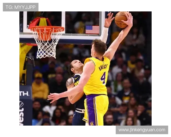 穆雷领衔掘金对决湖人展现绝佳表现争夺季后赛荣耀