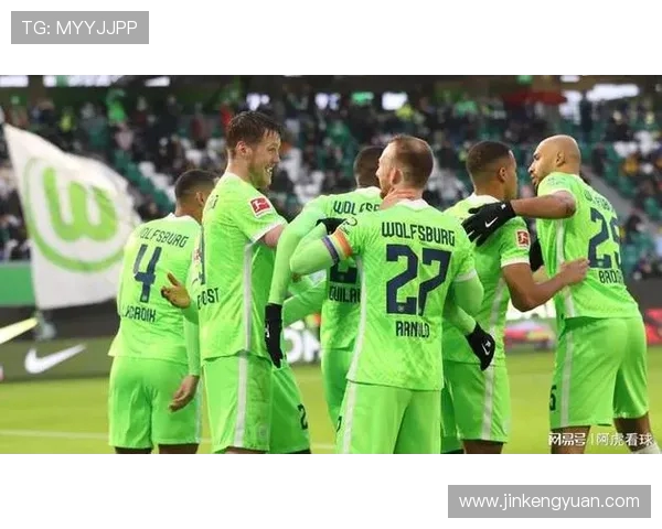 罗马主场迎战沃尔夫斯堡期待精彩对决双方争夺欧战资格赛晋级机会 罗马主场迎战沃尔夫斯堡期待精彩对决双方争夺欧战资格赛晋级机会