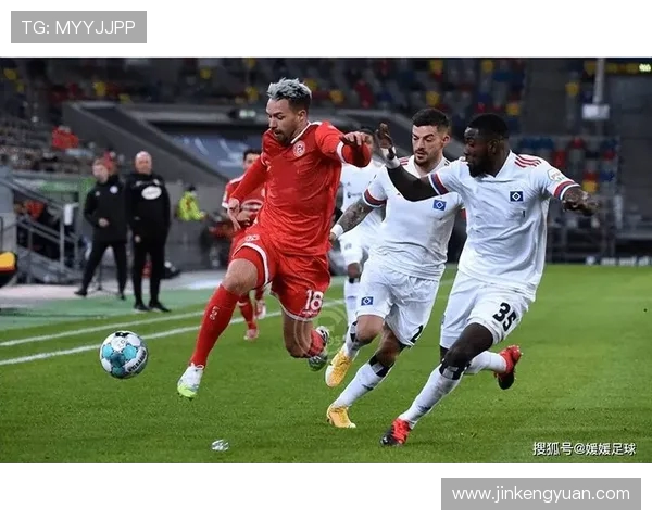 韦恩与圣保利的激烈对决揭示足球战术与团队精神的较量 韦恩与圣保利的激烈对决揭示足球战术与团队精神的较量