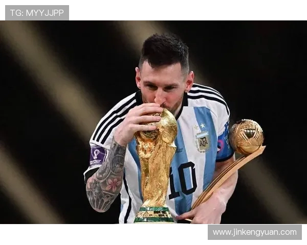 马丁内斯的传奇之路：从草根球员到世界足球巨星的奋斗历程