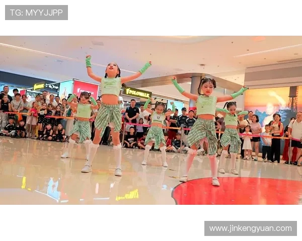 周秀英独家揭秘街舞技巧与心得分享助你舞出自信与风采